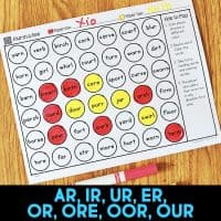 Fun and engaging phonics partner games that help students practice decoding r-controlled words. Phonics patterns include AR, IR, UR, ER, OR, ORE, OOR, OUR. Includes games with words and sentences. There are 8 games used with four sets of words that increase in complexity. Words are grouped by sound as well as mixed all together. Games include word-reading and sentence-reading. Great for first and second grade students and parents!